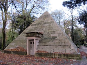 004.Piramide delle cascine 03