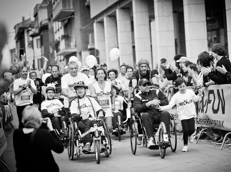 raduno-spingitori-di-carrozzelle-maratona-di-rimini0.jpg