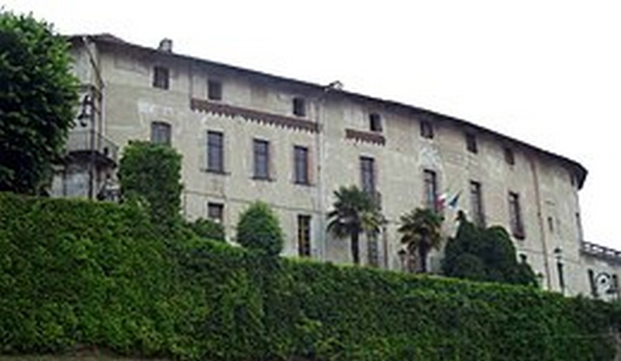 260px Foglizzo castello