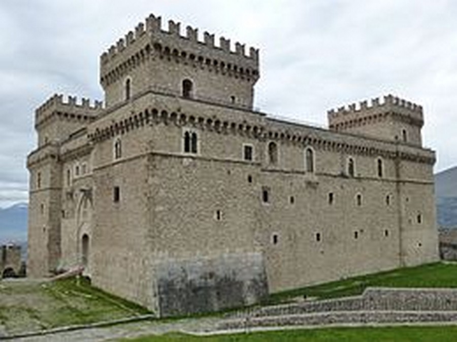 Castello Piccolomini di Celano foto