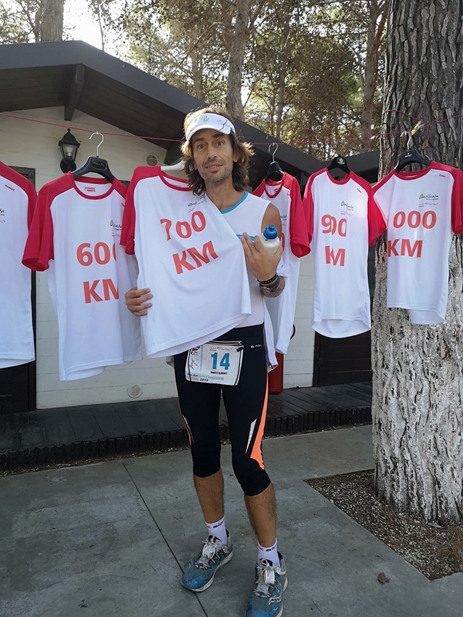 700km