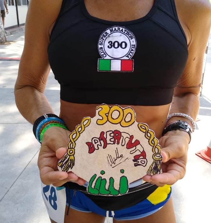 Il trofeo e lo scudetto.jpeg