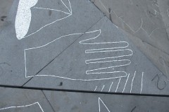042